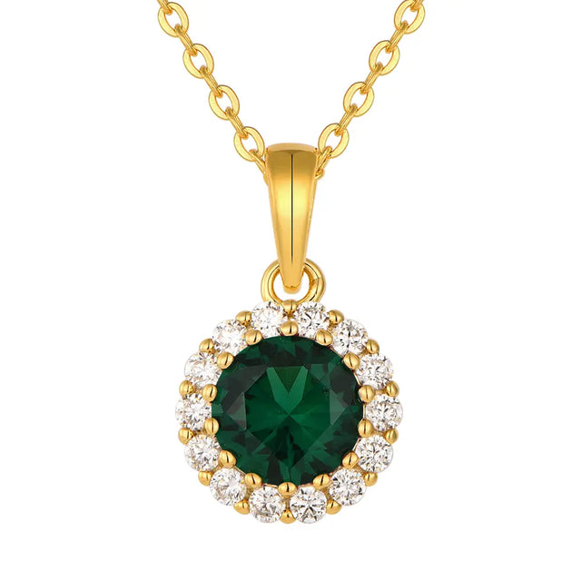 Artimas 14K aukso smaragdo žiedo vėrinio vaizdas, pabrėžiantis preciziškai išpjautą AAAAA cirkoniją ir aukštos blizgesio 14K auksu dengto rėmelio apdailą.
